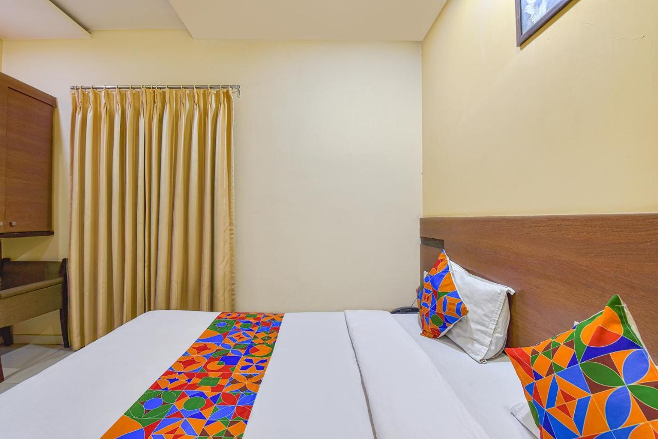 Fabhotel Rb Residency Σουράτ Εξωτερικό φωτογραφία