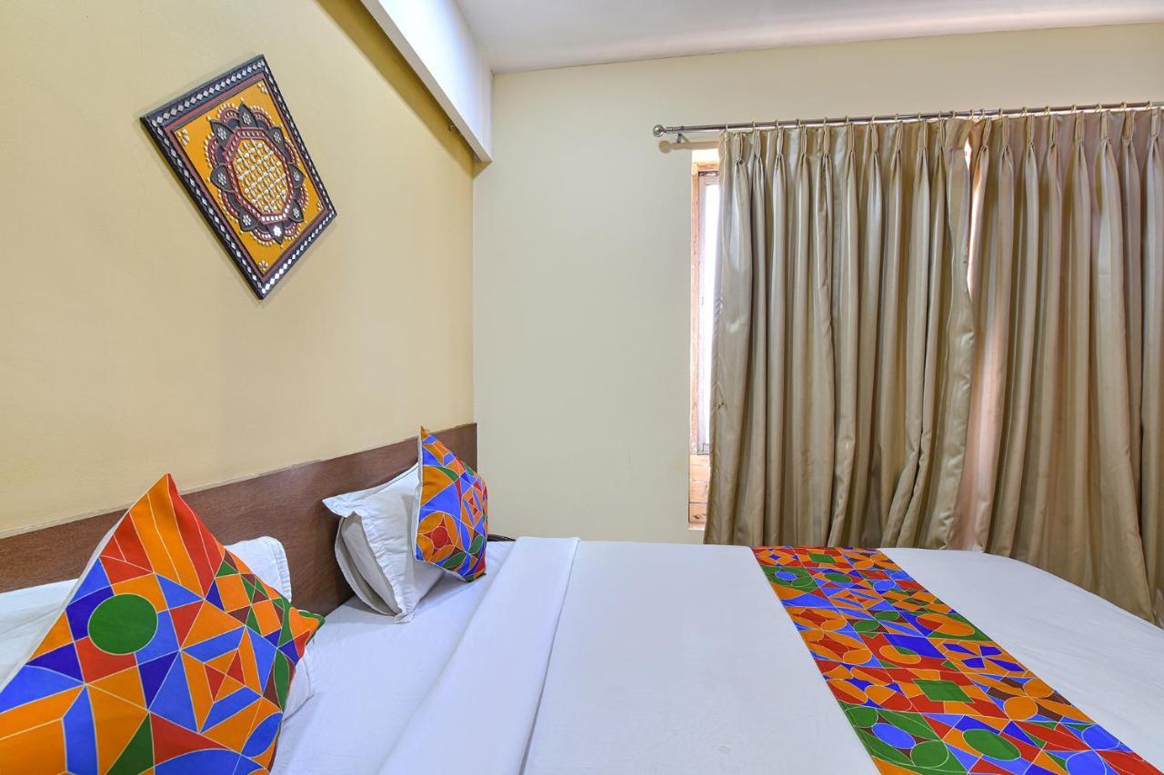 Fabhotel Rb Residency Σουράτ Εξωτερικό φωτογραφία